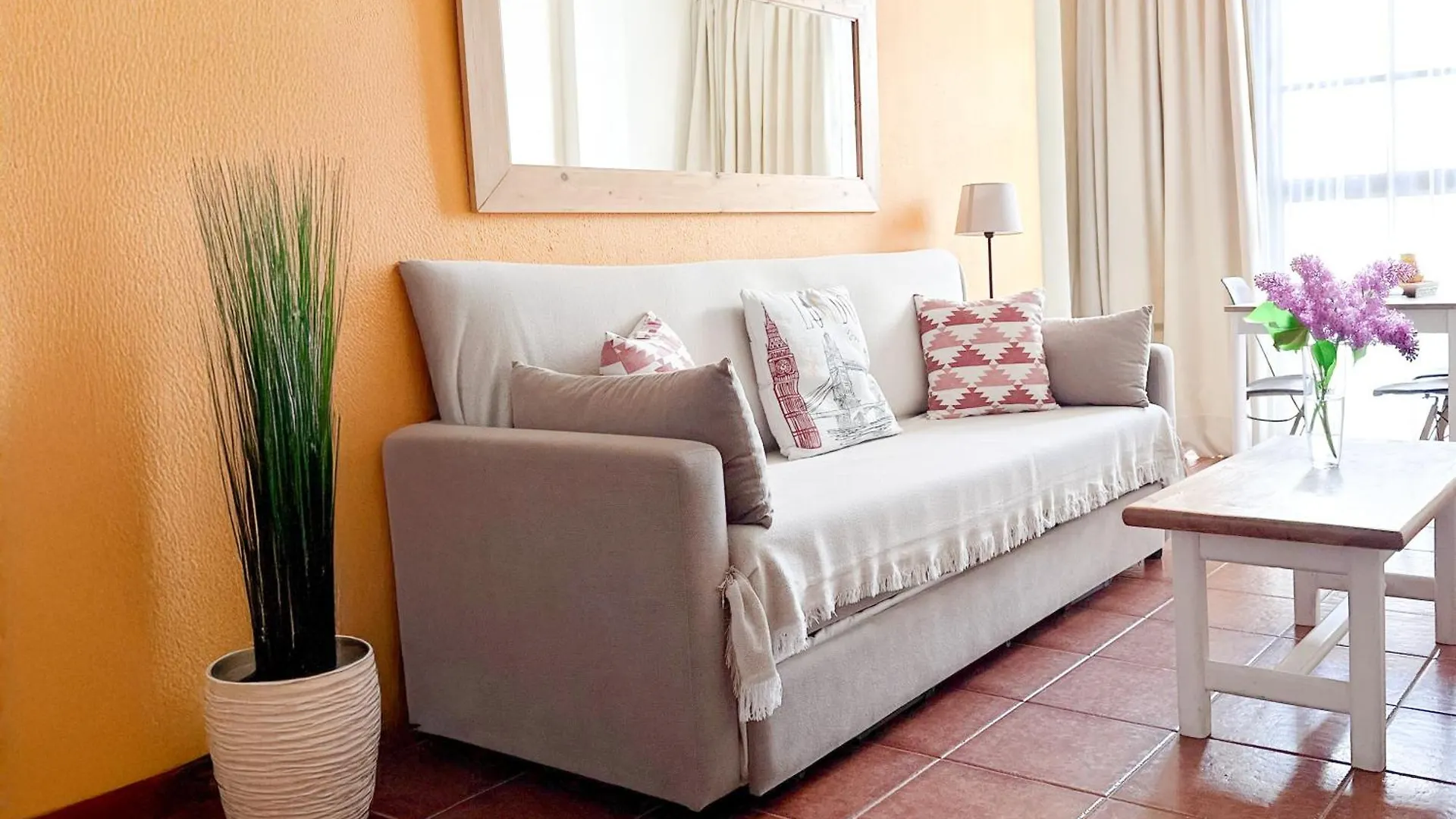 Apartamento Céntrico Frente a la Playa. Estepona Appartement